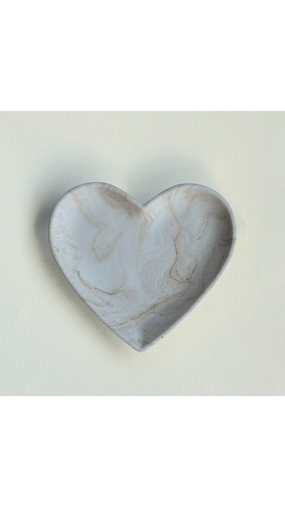 Jesmonite Marble Heart tray beige